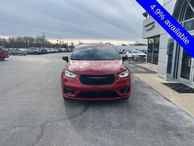 2026 Chrysler Pacifica Select