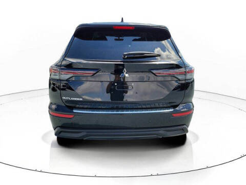 2026 Mitsubishi Outlander ES