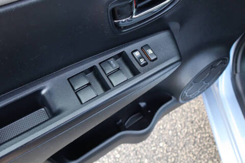 2014 Toyota Yaris 5-Door LE