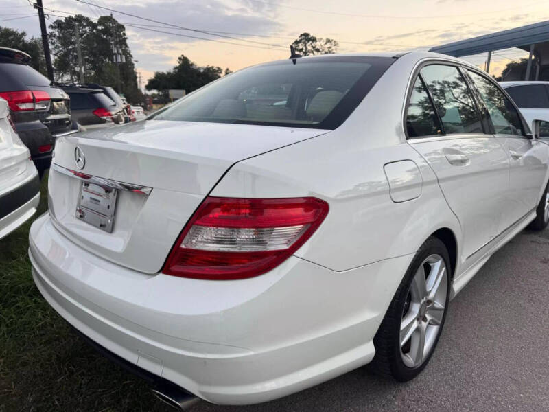 2011 Mercedes-Benz C-Class C300 Luxury photo 6