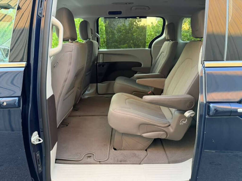 2020 Chrysler Pacifica Touring