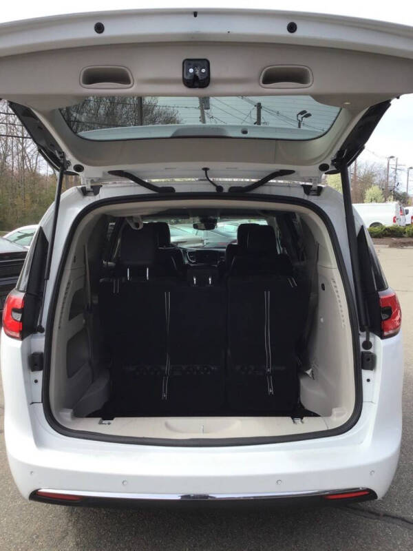 2024 Chrysler Pacifica Touring L