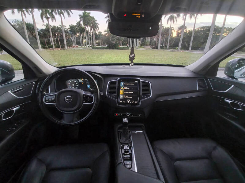 2020 Volvo XC90 T5 Momentum