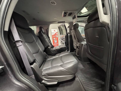 2016 Cadillac Escalade Luxury Collection