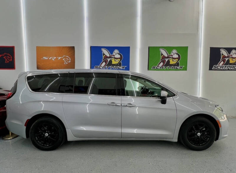 2023 Chrysler Pacifica Touring L