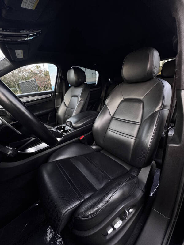 2020 Porsche Cayenne Turbo Coupe