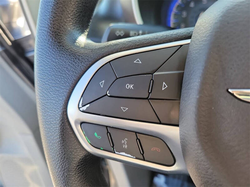 2020 Chrysler Voyager LXi