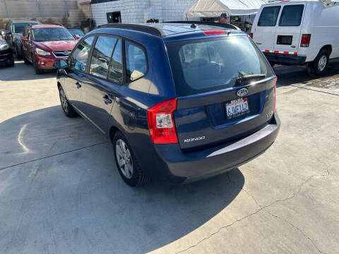 2008 Kia Rondo LX