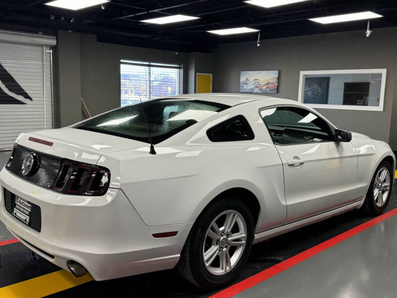 2014 Ford Mustang V6 photo 6