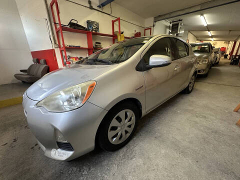 2014 Toyota Prius c Two
