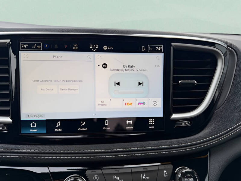 2026 Chrysler Pacifica Select