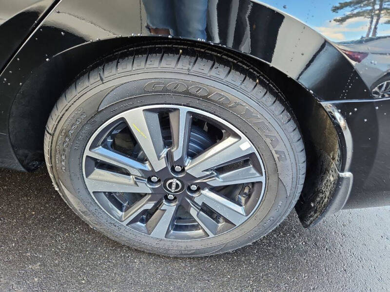 2024 Nissan Versa SV