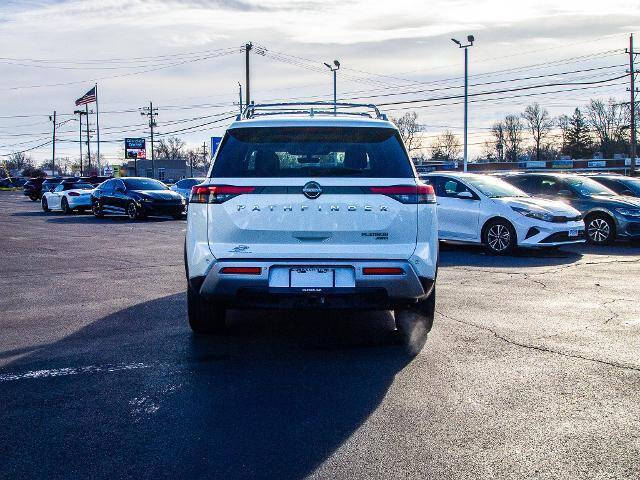 2023 Nissan Pathfinder Platinum