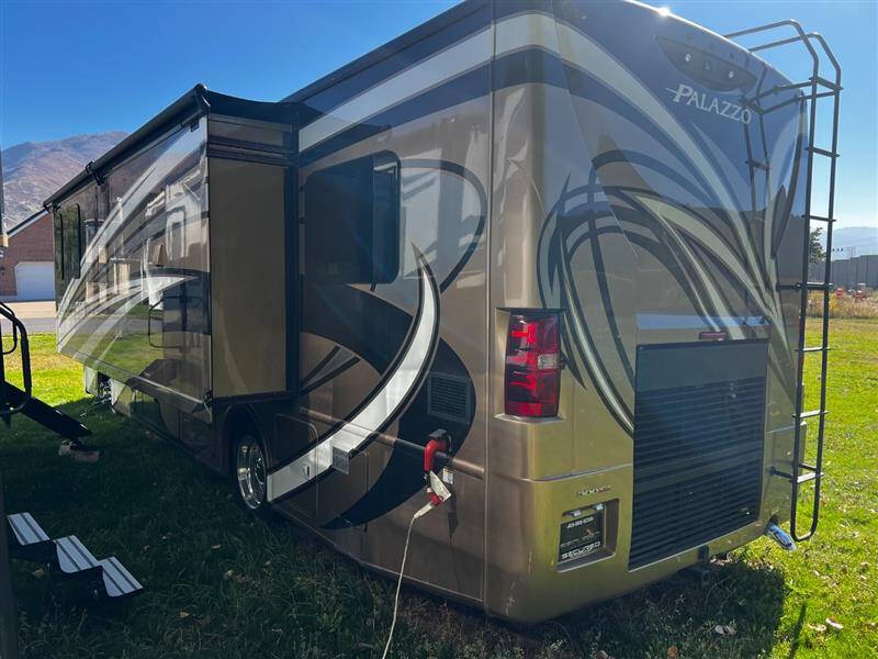 2017 Freightliner XCS Chassis