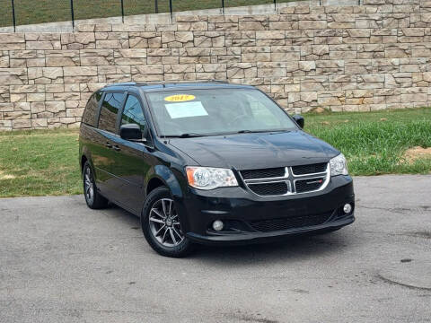 2017 Dodge Grand Caravan for sale at Car Hunters LLC in Mount Juliet TN