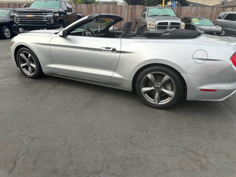 2016 Ford Mustang V6