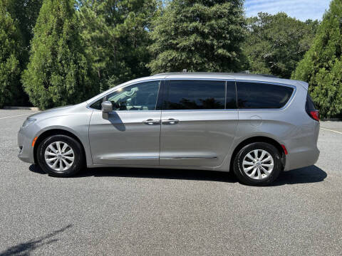 2017 Chrysler Pacifica Touring-L