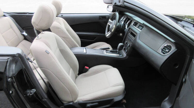 2014 Ford Mustang V6