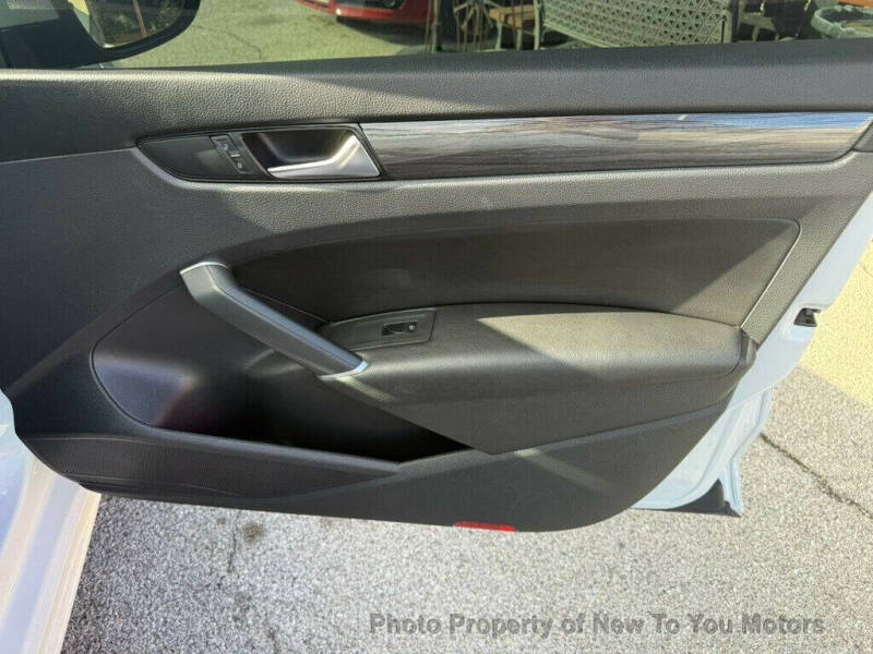 2021 Volkswagen Passat R-Line