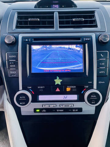 2012 Toyota Camry Hybrid XLE