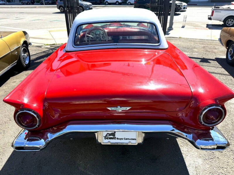 1957 Ford Thunderbird