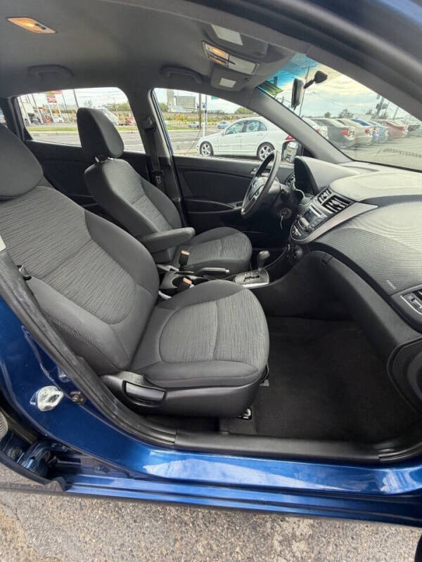 2016 Hyundai Accent SE