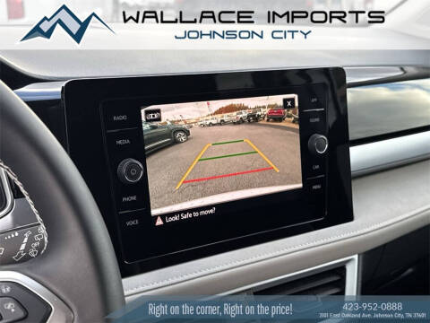 2025 Volkswagen Taos SE 4Motion