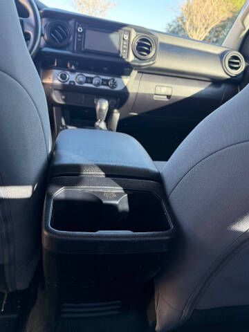 2017 Toyota Tacoma SR