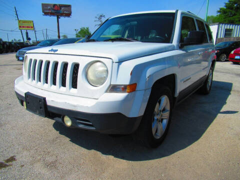 2014 Jeep Patriot for sale at AUTO VALUE FINANCE INC in Houston TX