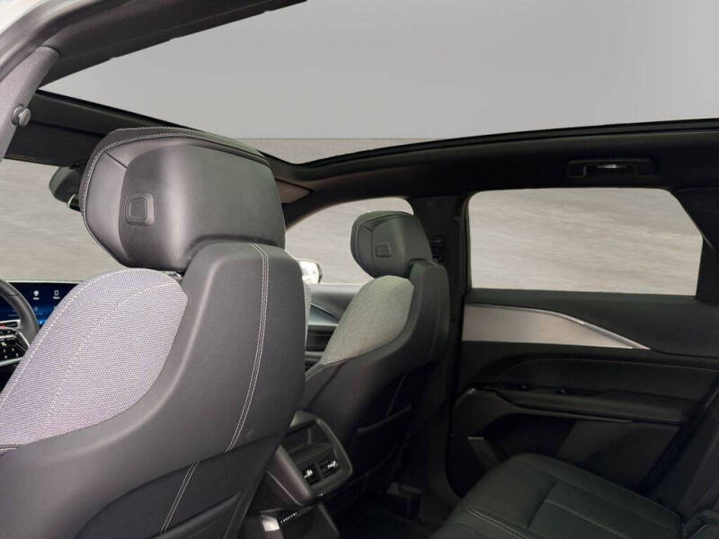 2024 Cadillac LYRIQ Tech
