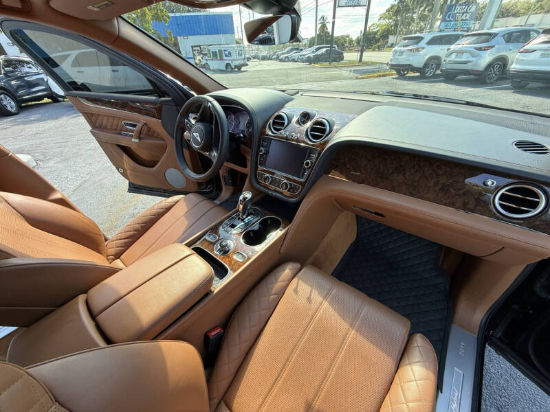 2020 Bentley Bentayga Hybrid