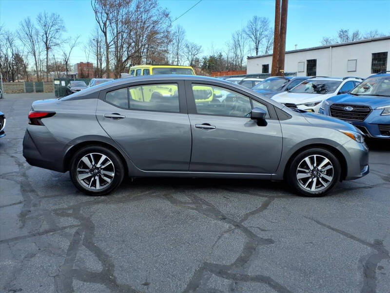 2025 Nissan Versa SV