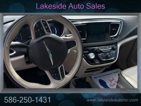 2017 Chrysler Pacifica Hybrid Platinum