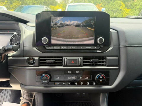 2025 Nissan Pathfinder S