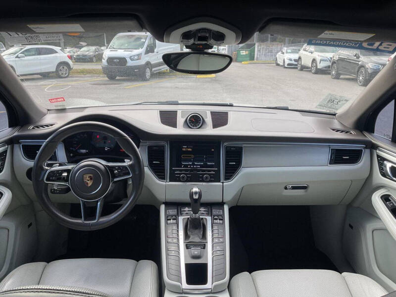 2016 Porsche Macan S