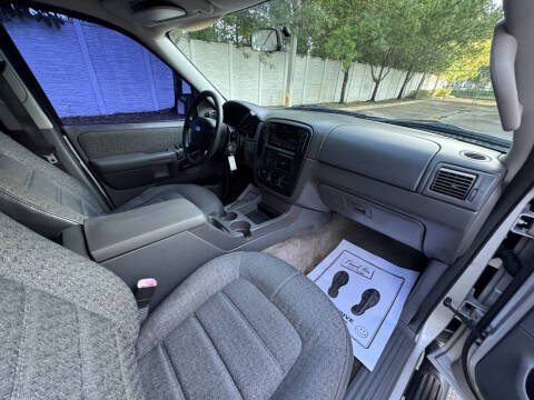 2003 Ford Explorer XLS