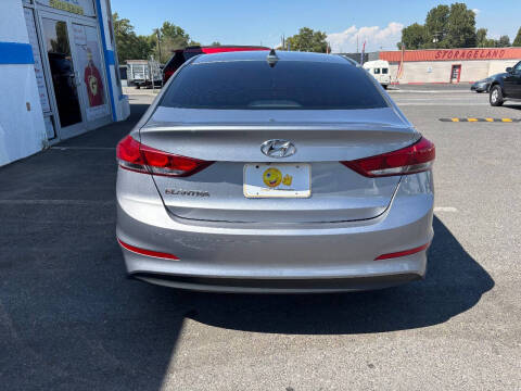2017 Hyundai Elantra SE