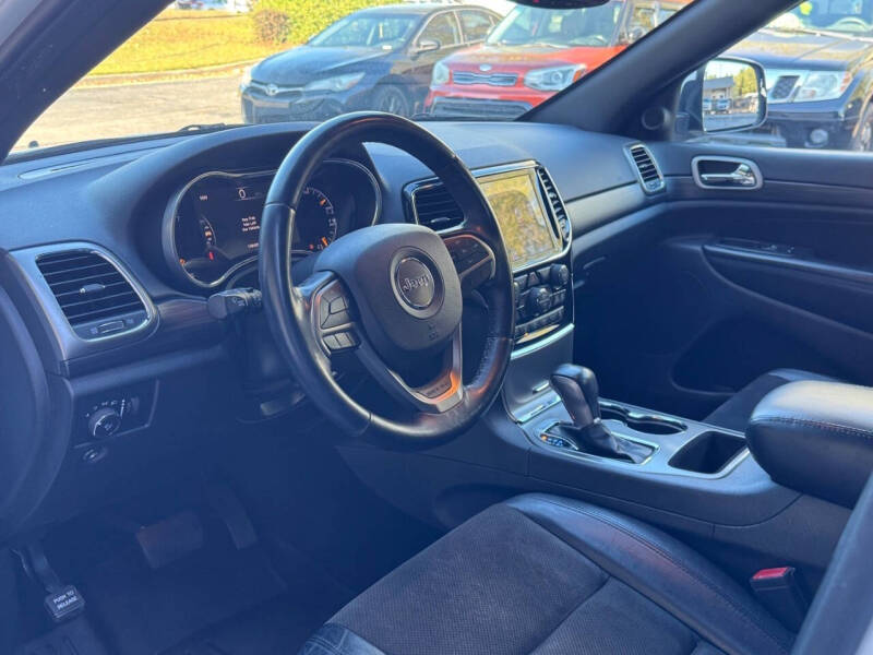 2020 Jeep Grand Cherokee Laredo