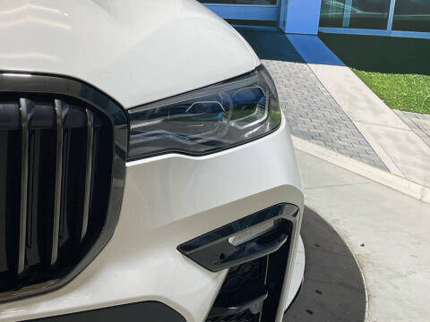 2021 BMW X7 M50i