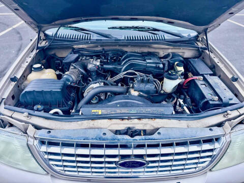 2004 Ford Explorer XLT