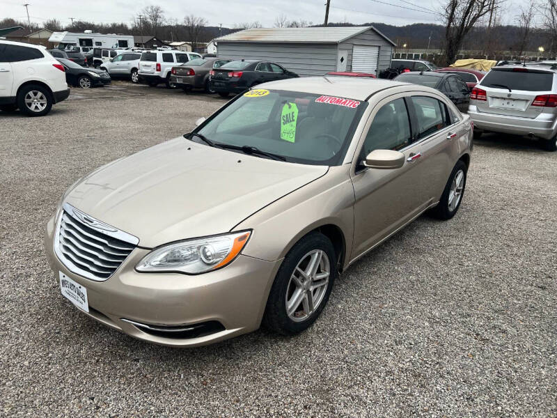 2013 Chrysler 200 LX's photo