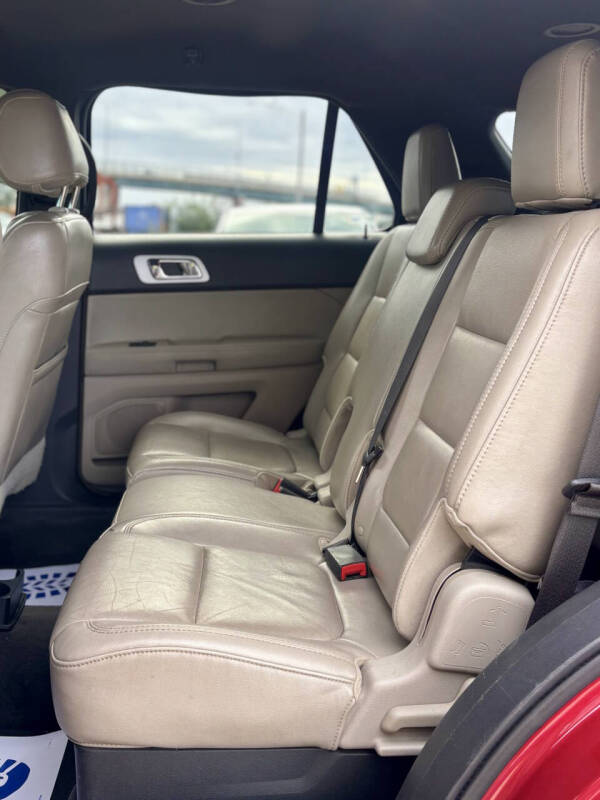 2011 Ford Explorer XLT