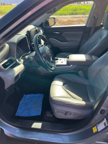 2022 Toyota Highlander XLE