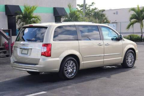 2011 Chrysler Town and Country Limited