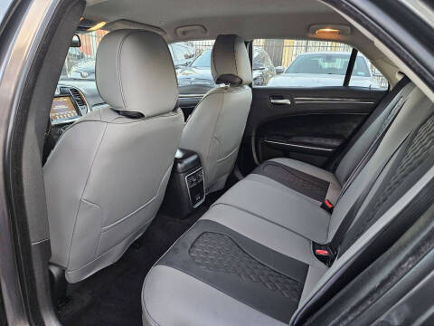 2018 Chrysler 300 Touring L