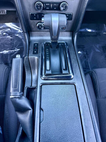 2012 Ford Mustang V6