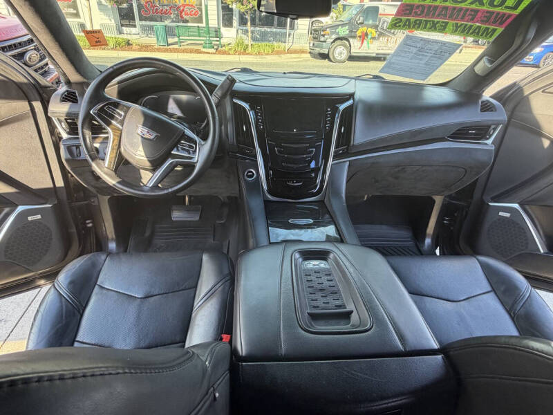 2017 Cadillac Escalade ESV Platinum