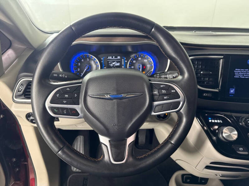 2017 Chrysler Pacifica Touring-L