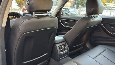 2015 BMW 3 Series 320i