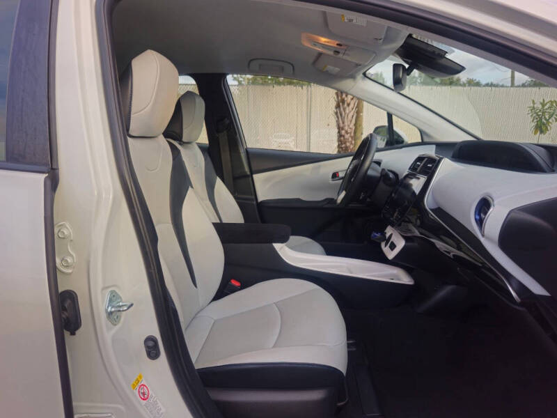 2017 Toyota Prius Four Touring